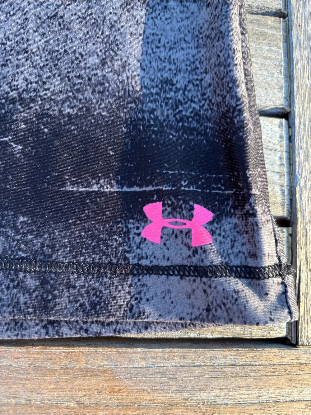 UNDER ARMOUR Pink/Black L Supergirl Heat Gear Performance Top (L-128) - Picture 3 of 9